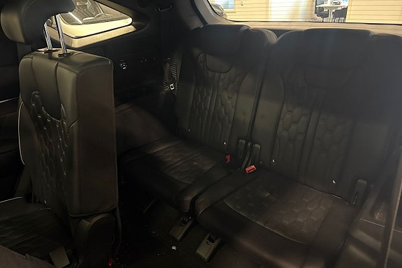 Kia Sorento 18 of 30
