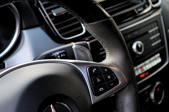 Mercedes-Benz GLE43 28 of 30