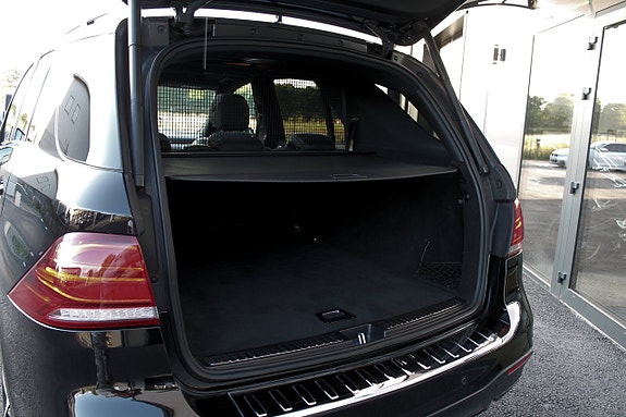 Mercedes-Benz GLE43 23 of 30