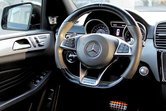 Mercedes-Benz GLE43 27 of 30