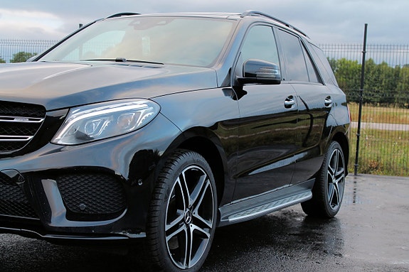 Mercedes-Benz GLE43 8 of 30