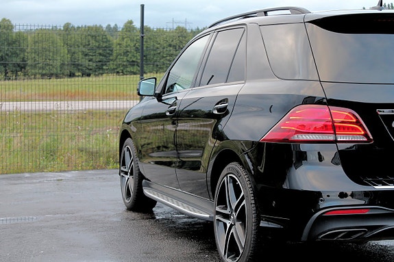 Mercedes-Benz GLE43 13 of 30