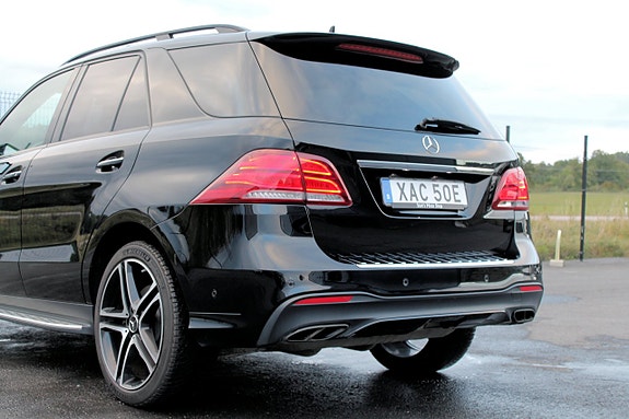 Mercedes-Benz GLE43 12 of 30