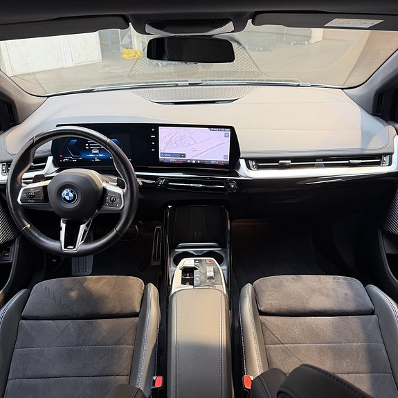 BMW 225e 9 of 12