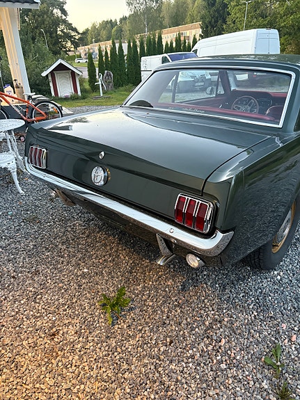 Ford Mustang 13 of 14