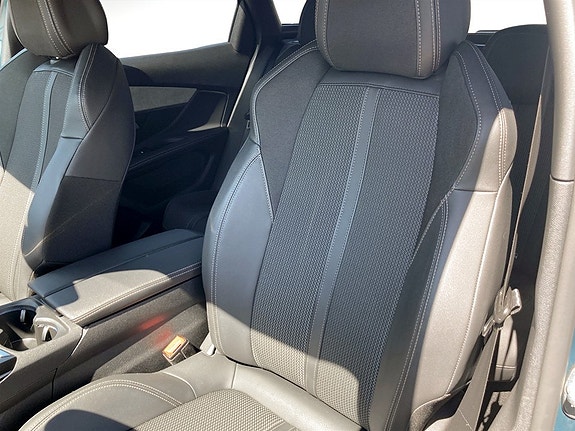 Peugeot 3008 5 of 15