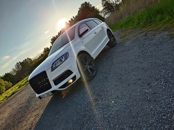 Audi Q7 2 of 9