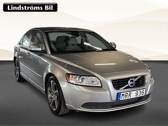 Volvo S40 2 of 16