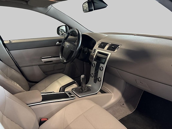 Volvo S40 7 of 16