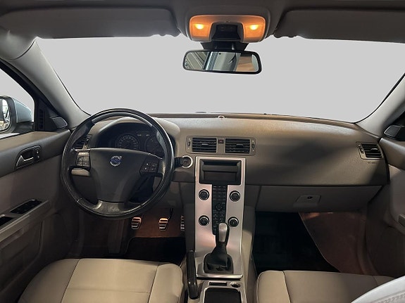 Volvo S40 9 of 16