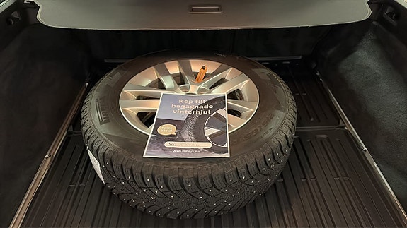 Volvo XC70 13 of 13