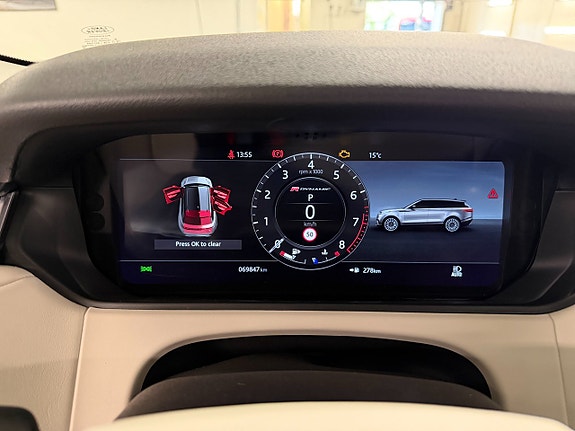 Land Rover Range Rover Velar 14 of 14