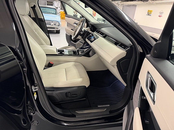 Land Rover Range Rover Velar 9 of 14