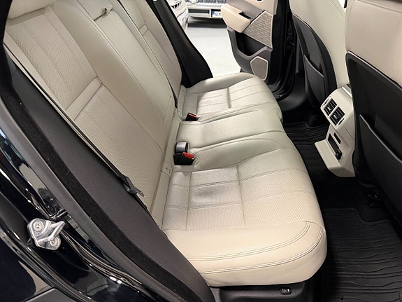 Land Rover Range Rover Velar 7 of 14