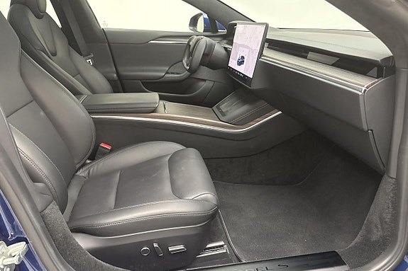 Tesla Model S 8 of 20