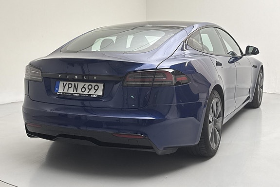 Tesla Model S 3 of 20