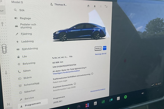 Tesla Model S 11 of 20