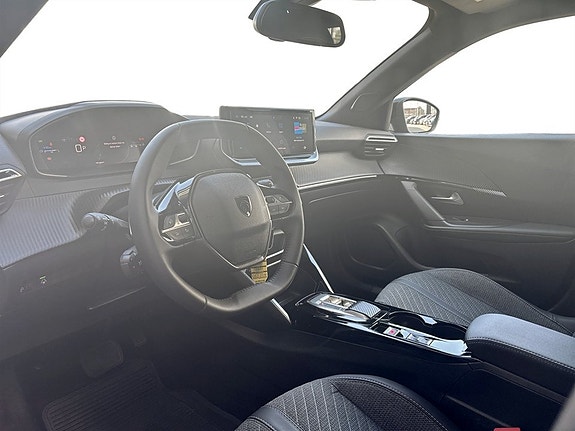 Peugeot 2008 4 of 16