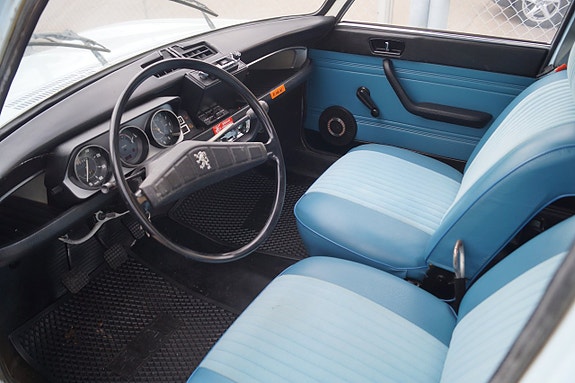 Peugeot 204 8 of 10