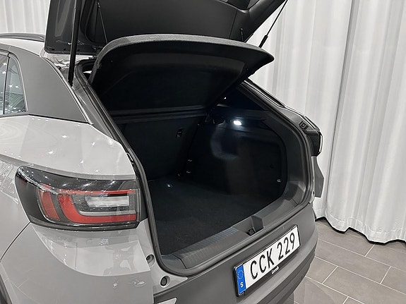 Volkswagen ID.4 4 of 13