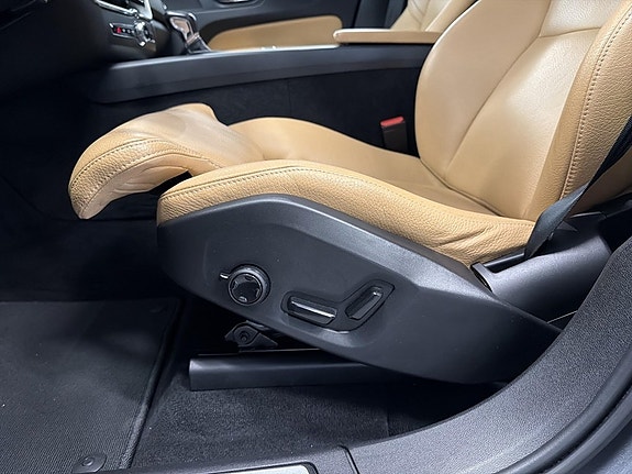 Volvo XC60 14 of 17