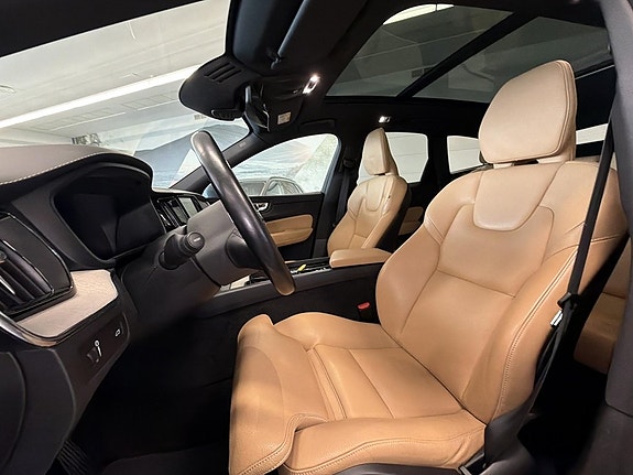 Volvo XC60 10 of 17