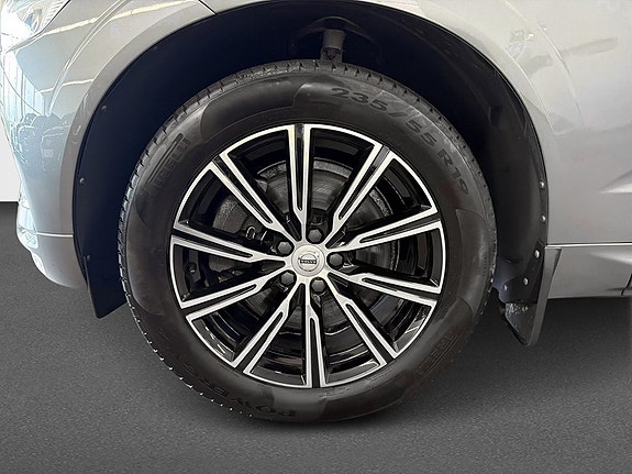 Volvo XC60 8 of 17