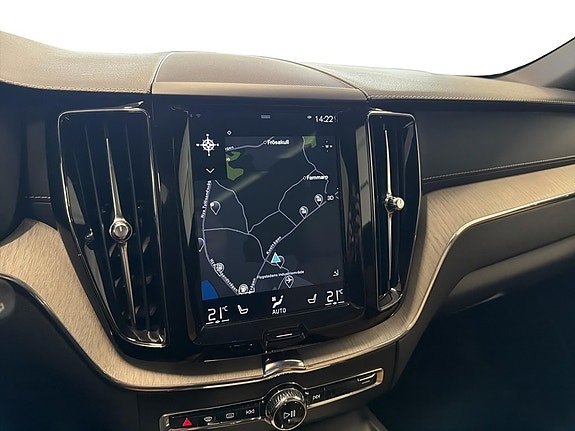 Volvo XC60 16 of 17