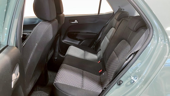 Kia Picanto 5 of 16