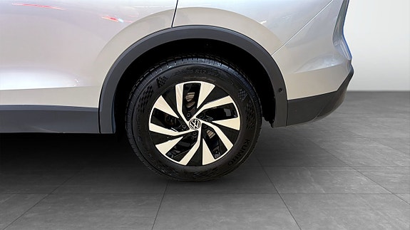 Volkswagen Tiguan 6 of 21
