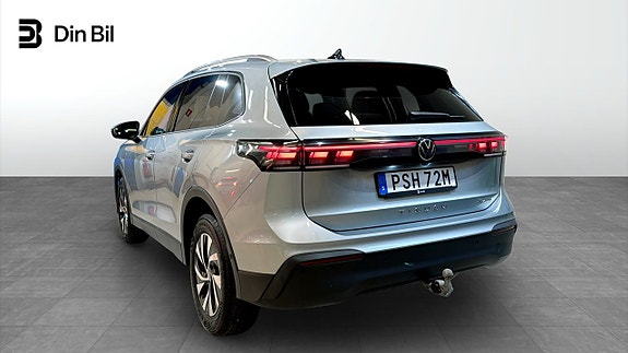Volkswagen Tiguan 3 of 21