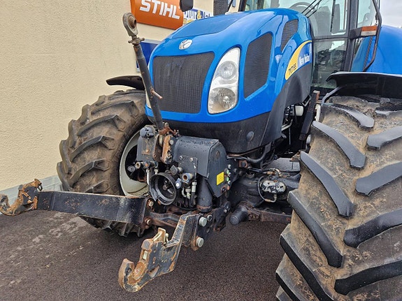 New Holland TVT 195 2 of 5