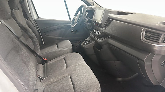 Renault Trafic 3 of 9