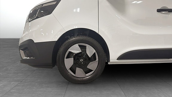 Renault Trafic 9 of 9