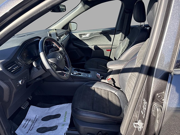 Ford Kuga 8 of 15