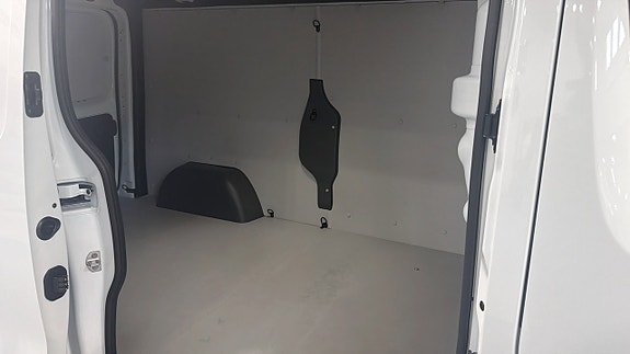 Renault Trafic 5 of 9