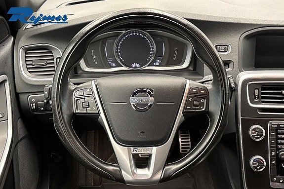 Volvo V60 8 of 16