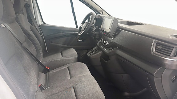 Renault Trafic 3 of 9