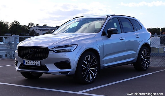 Volvo XC60 2 of 22