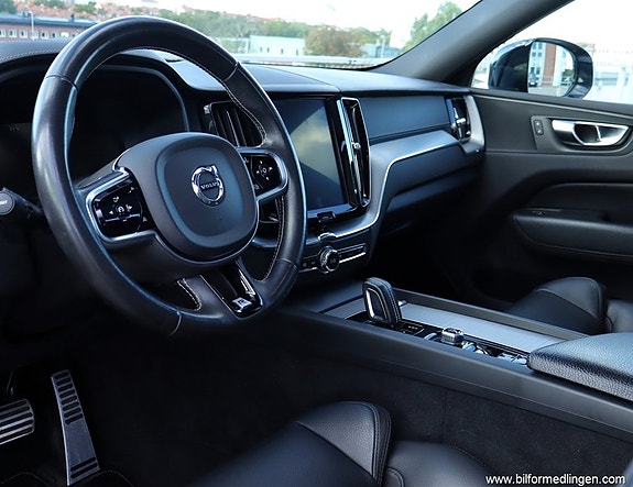Volvo XC60 10 of 22
