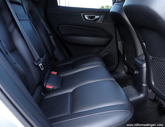 Volvo XC60 8 of 22