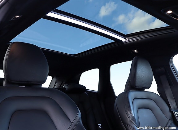 Volvo XC60 6 of 22