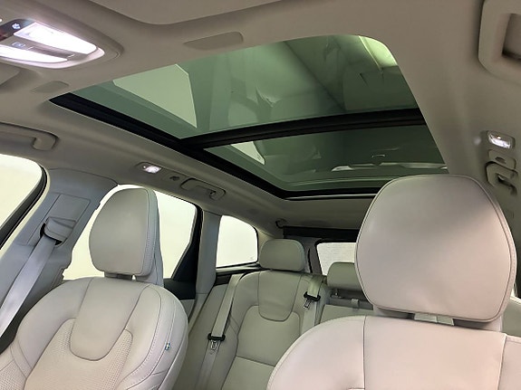 Volvo XC60 18 of 25