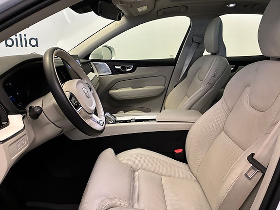 Volvo XC60 16 of 25