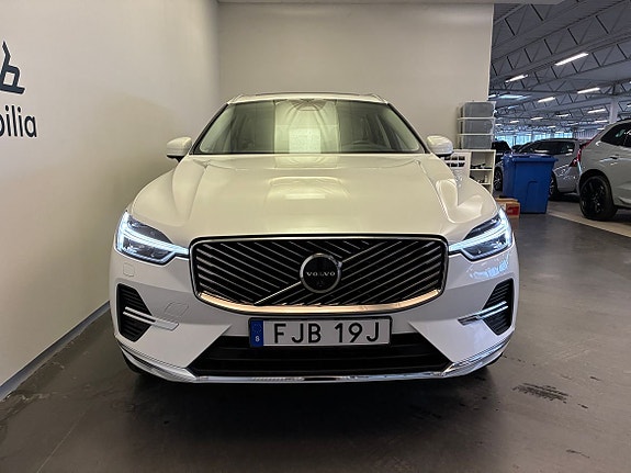 Volvo XC60 2 of 25