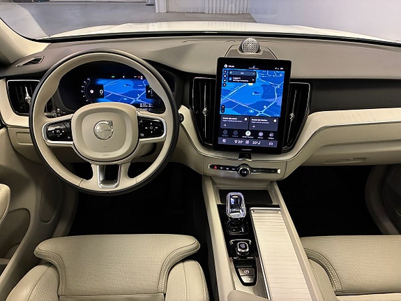 Volvo XC60 17 of 25