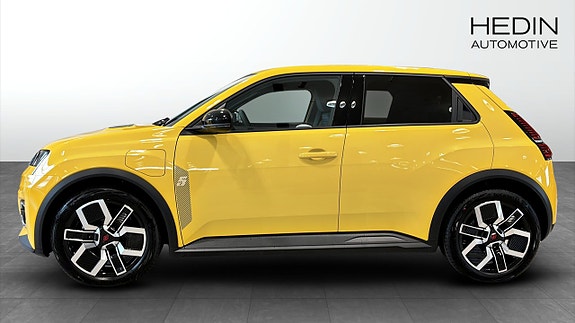 Renault 5 E-Tech 6 of 10