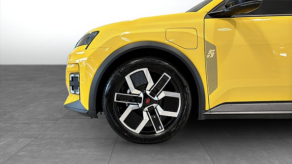 Renault 5 E-Tech 9 of 10
