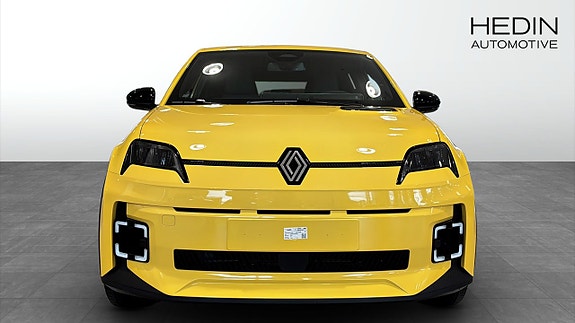 Renault 5 E-Tech 8 of 10