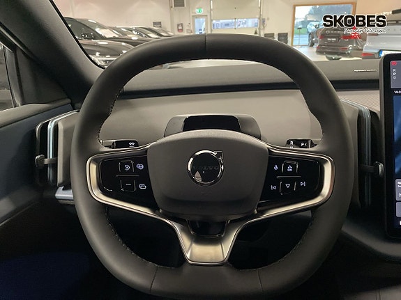 Volvo EX30 13 of 17